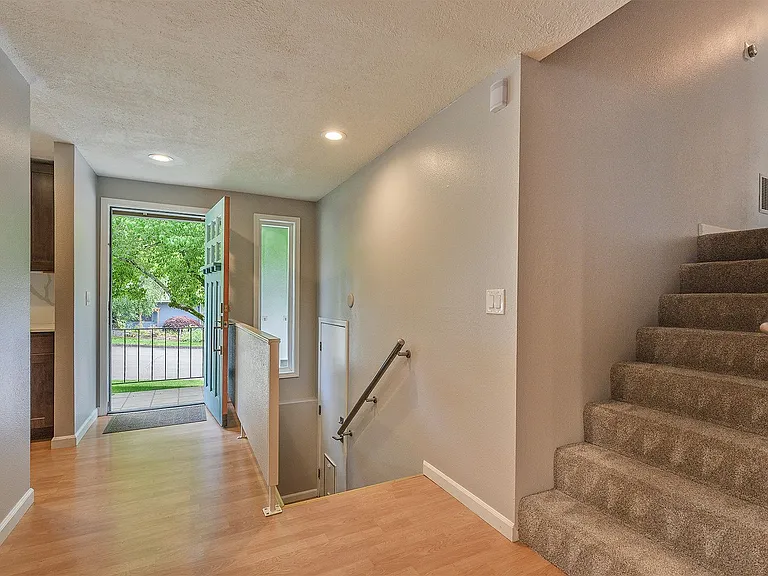 20109 SW 71st Ave — Photo 5