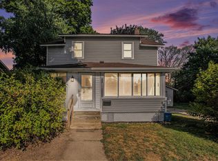 906 7th St, Three Rivers, MI 49093