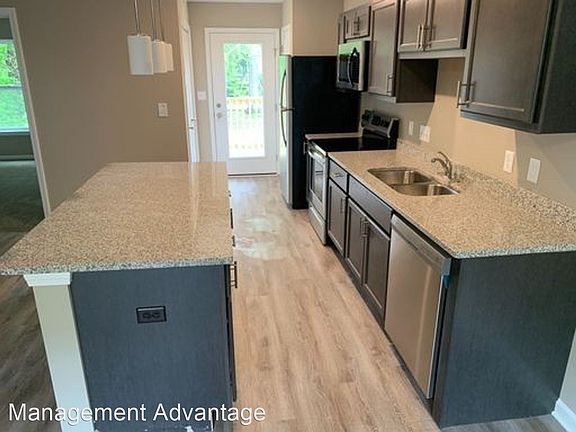 4th image of 700 N 22nd St #104