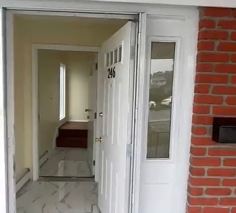 3rd image of 246 Rose St