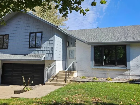 4215 46th St, Des Moines, IA 50310