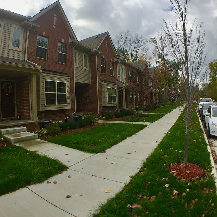 2nd image of 3916 Cloverlane Dr