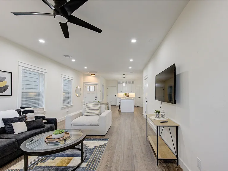 3406 Garapan St #B — Photo 16