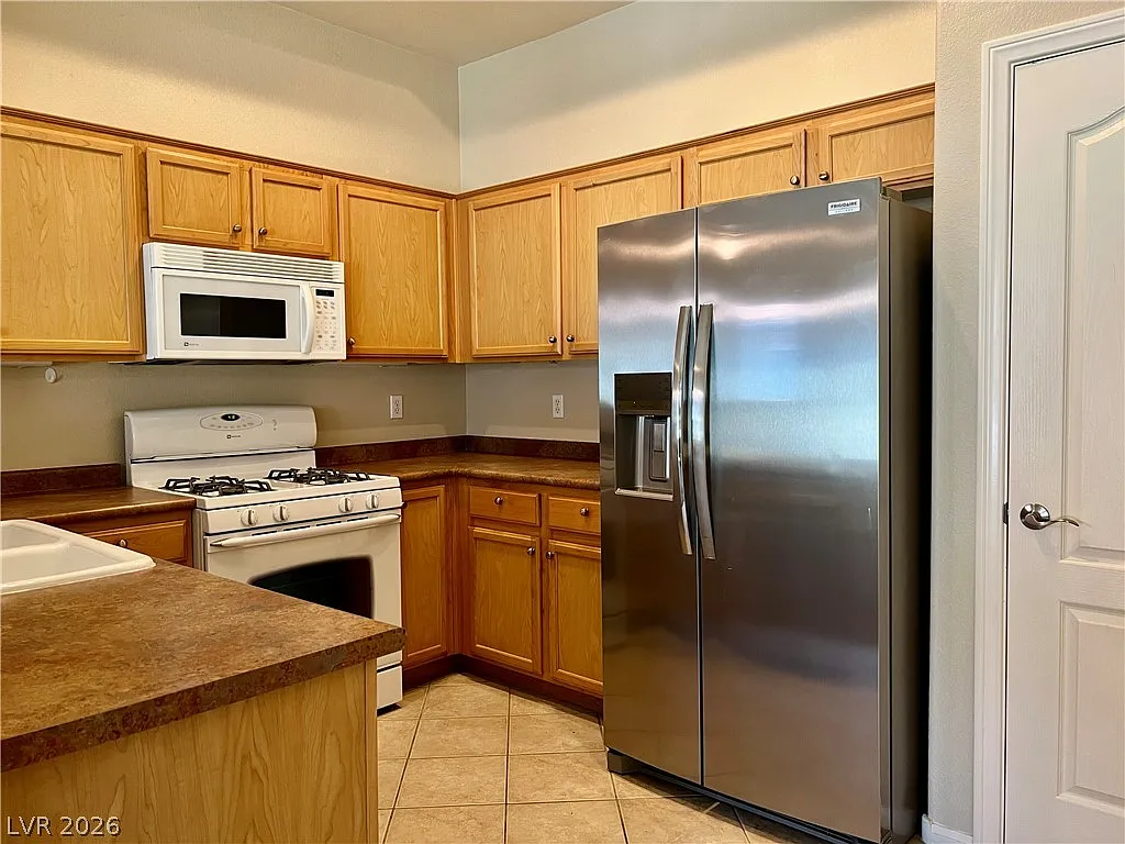 2 bed, 2.0 bath, 1054 sqft, $1,505 — Photo 4