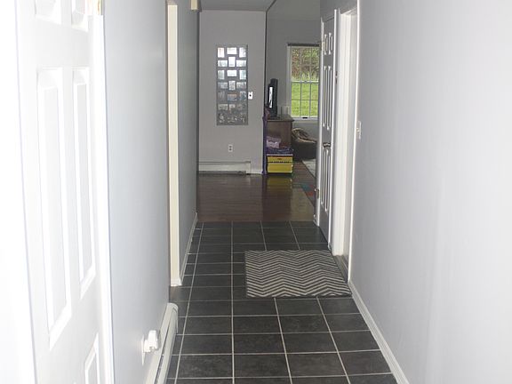 Entrance hallway to Living room