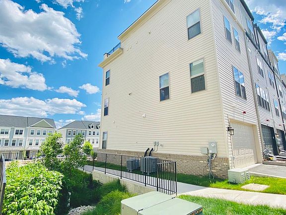 3rd image of 14331 Potomac Heights Ln