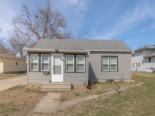 1409 W 4th St, Cedar Falls, IA 50613