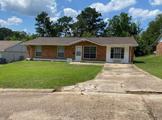 1038 Longleaf Ln, Leesville, LA 71446