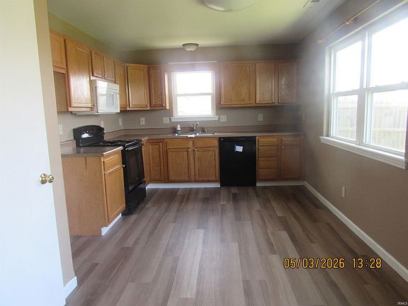 3rd image of 613 Independence St