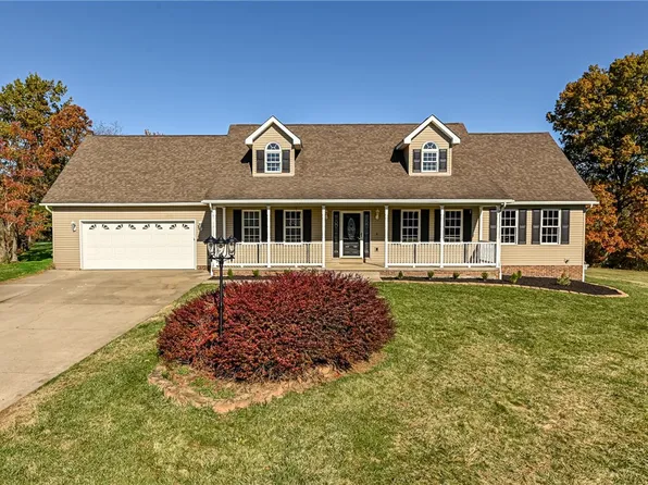 2401 Muzzy Dr, New Castle, PA 16101