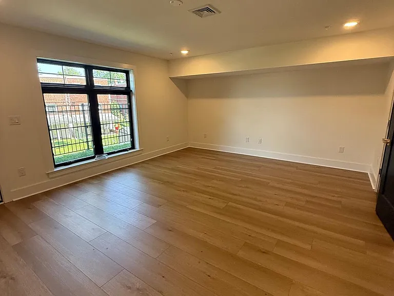 7519 Ridge Ave — Photo 17