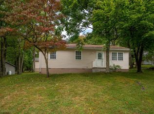 7 Buxton Ln, Morgantown, WV 26508