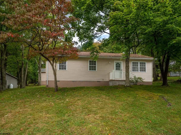 7 Buxton Ln, Morgantown, WV 26508
