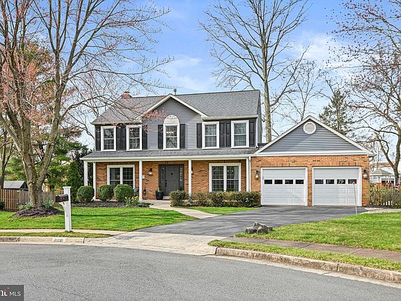 2nd image of 21761 Rolling Woods Pl