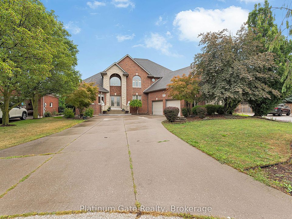 1st image of 150 Seymour Cres