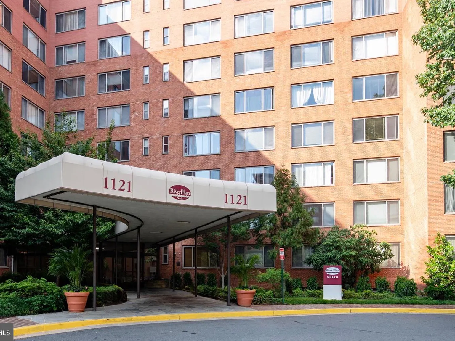 River Place — Photo 2