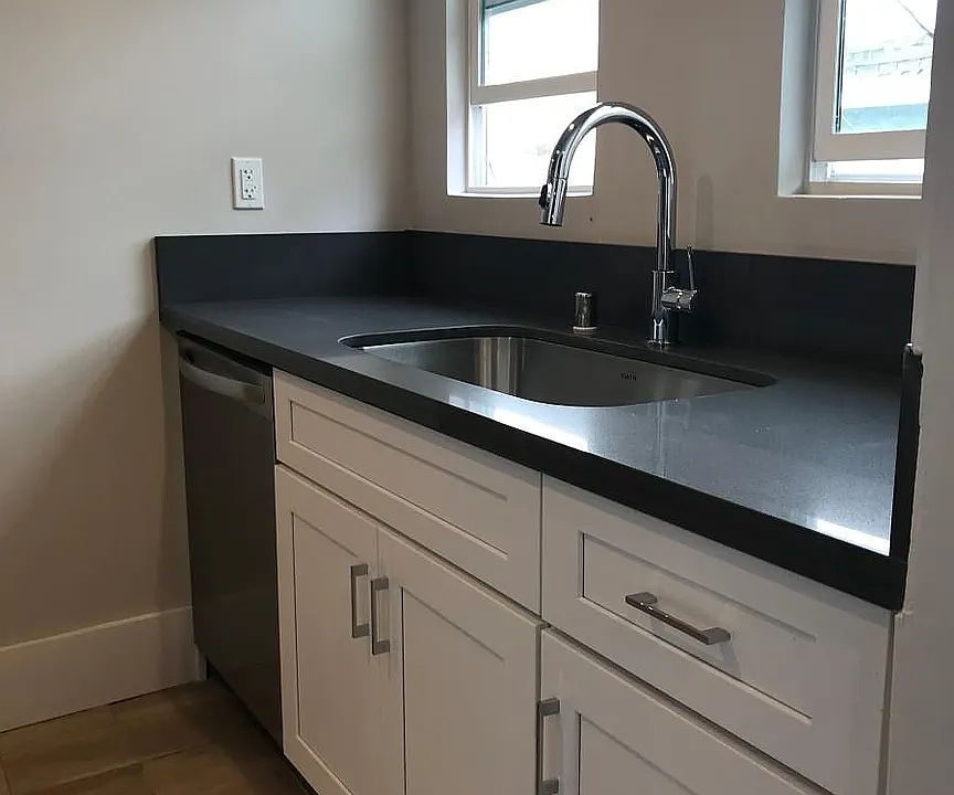 1st image of 415 Walnut Ave