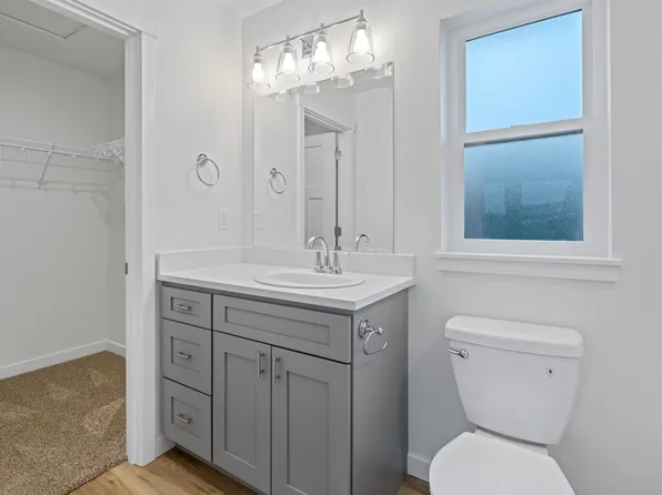Apartments on Dejong Drive in Lynden - Schedule a Tour Today!, 2202 Dejong Dr #D, Lynden, WA 98264