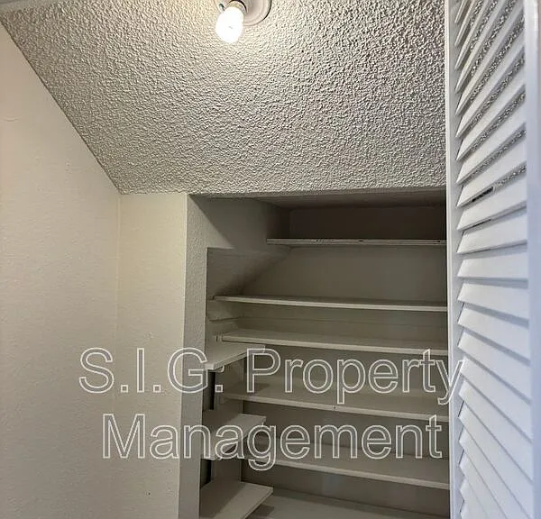 627 Orange Grove Ave #1 — Photo 8