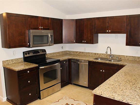 4th image of 8406 N 39th St