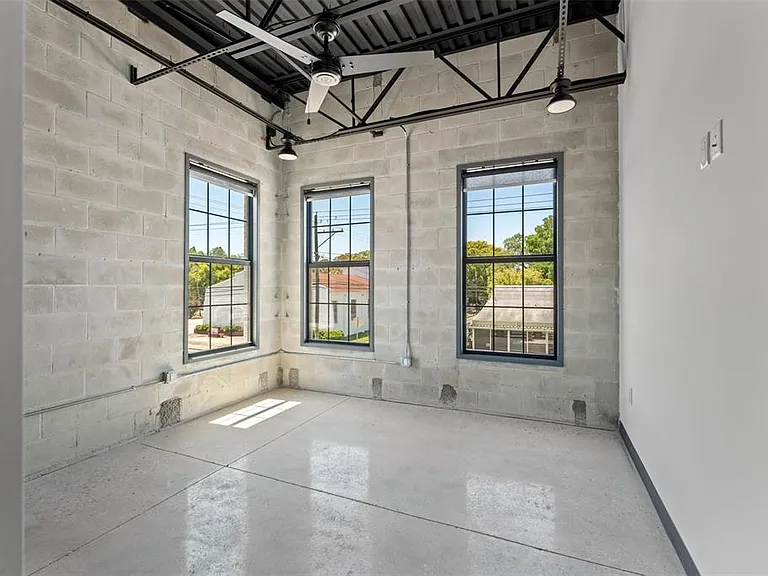 902 E Curtis St #1 — Photo 21