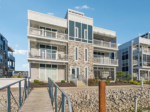 2nd image of 2644 S Waterside Ct