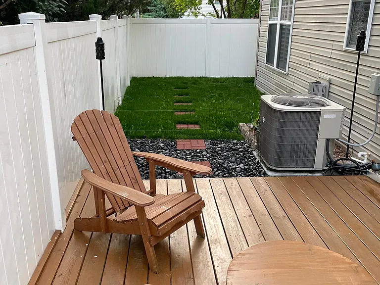 4725 Martinique Ct — Photo 35