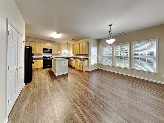 5th image of 5584 Cambridge Bay Dr