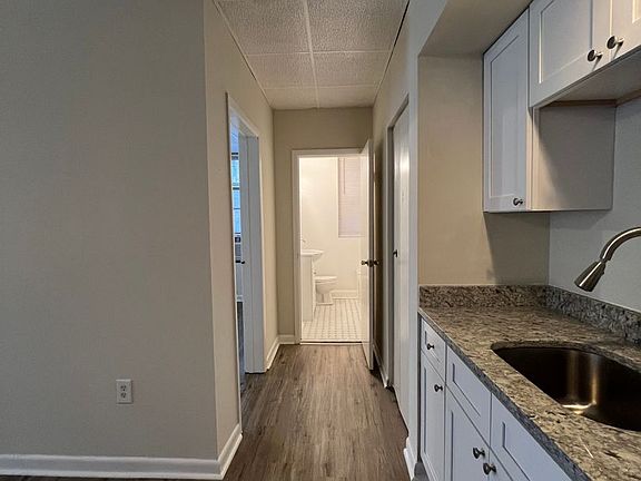 4th image of 311 S 13th St APT 502