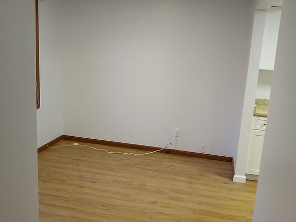 5th image of 217 Pine St