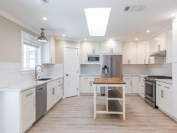3rd image of 1032A Pueblo Pl