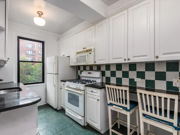 72 Park Terrace West image 13 of 18