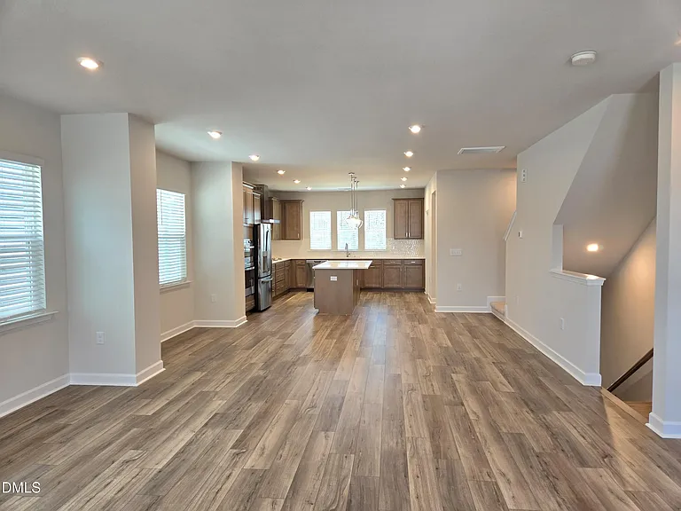 1106 Holding Village Way — Photo 5