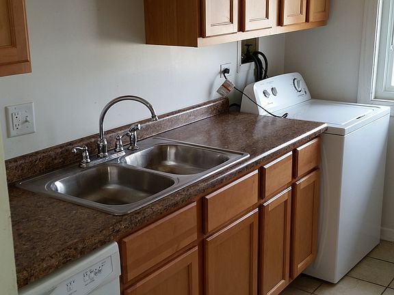 4th image of 6034 Fremont Dr