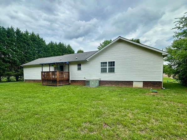 2009 Valley View Ln, Lincolnton, NC 28092