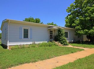 107 E 9th St, Ellis, KS 67637