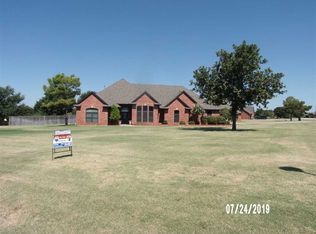 16 NW Deer Run Trl, Lawton, OK 73505