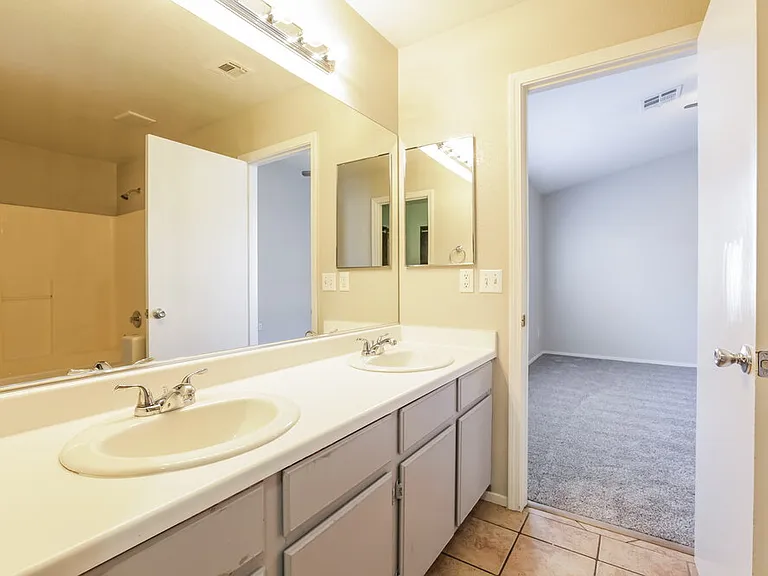 5420 Pepperpike Ave — Photo 10