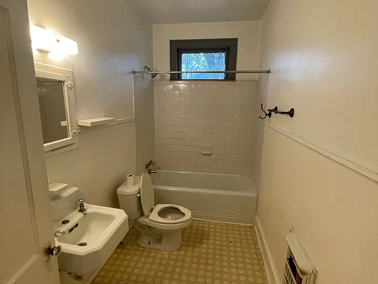 547 E Wilkinson St #1/2 — Photo 6