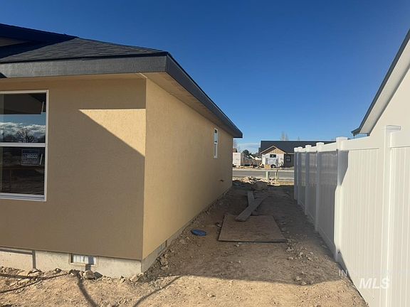 2nd image of 1505 Tverdy Ln