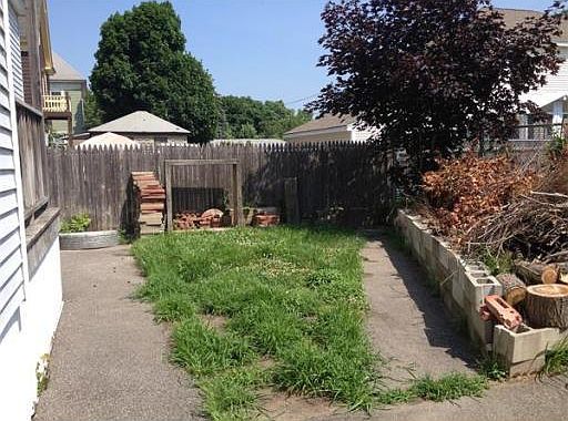 4th image of 372-372A South Broadway