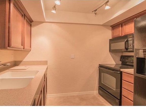 4th image of 700 Lyndhurst St Unit 1023