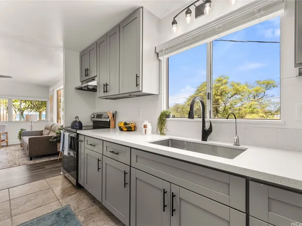 84-135 Orange St, Waianae, HI 96792