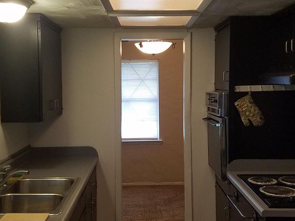 4th image of 2705 Driftwood Dr