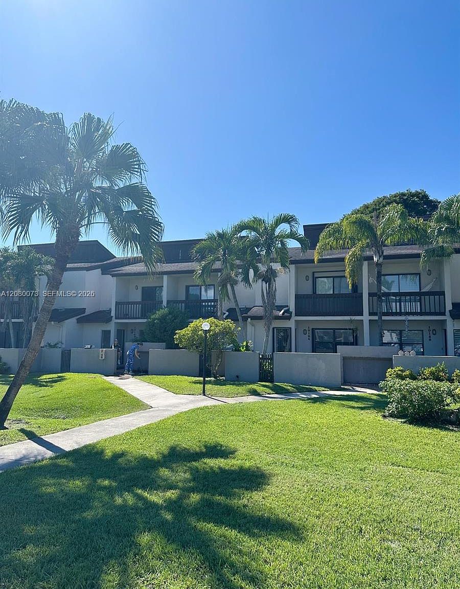 10182 NW 41st St #100-9 — Costa del Sol Golf Course