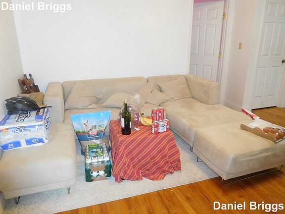 3rd image of 17 Cummings Rd APT 3