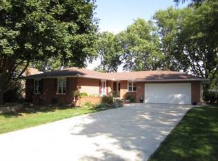 806 Knottingham Dr, Ottawa, IL 61350