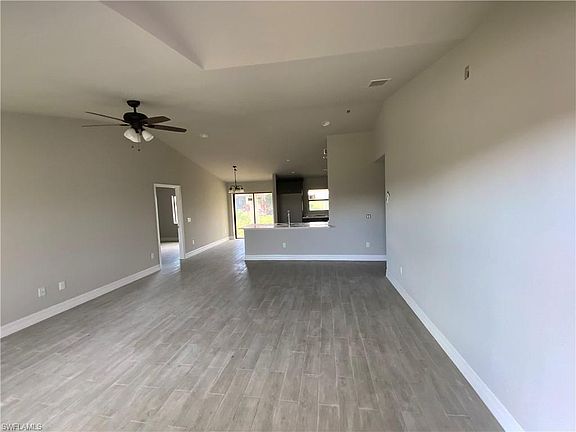 2nd image of 522 NW 37th Ave