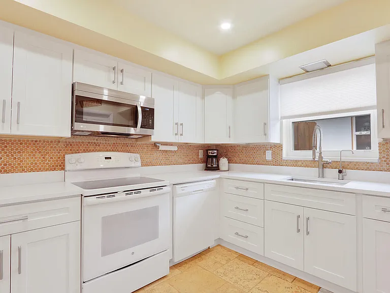721 N Lakeside Dr — Photo 11