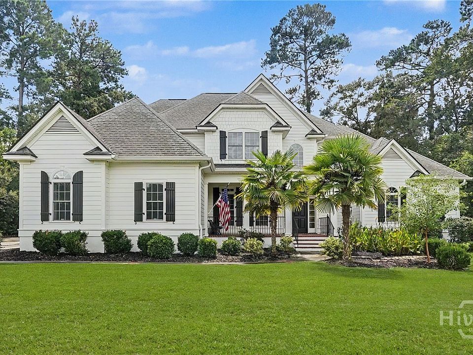 1st image of 24 Oakcrest Drive E